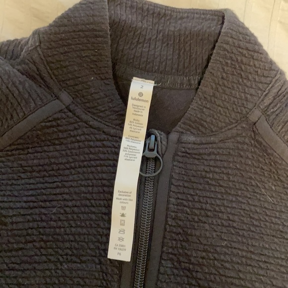 On Repeat Bomber Lululemon size 2 - Picture 4 of 6